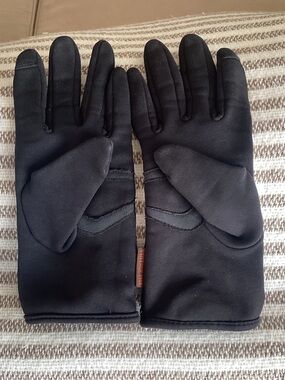 Weatherproof Black Winter Gloves with Vintage Detail by vintage 1948